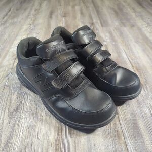 New Balance 813 Hook & Loop Men Size 9 4E Black Leather Comfort Strap Sneakers